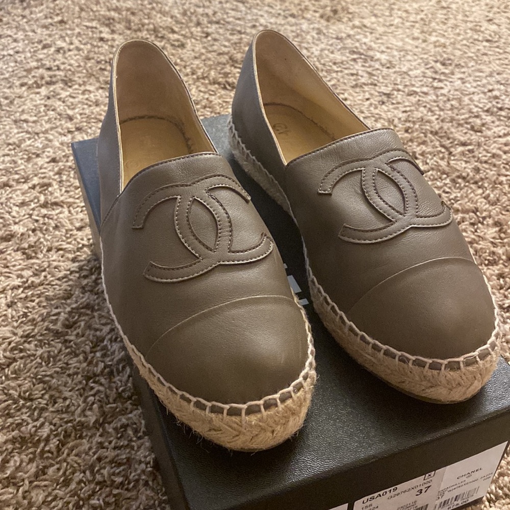 CHANEL Lambskin CC Espadrilles - Picture 13 of 13